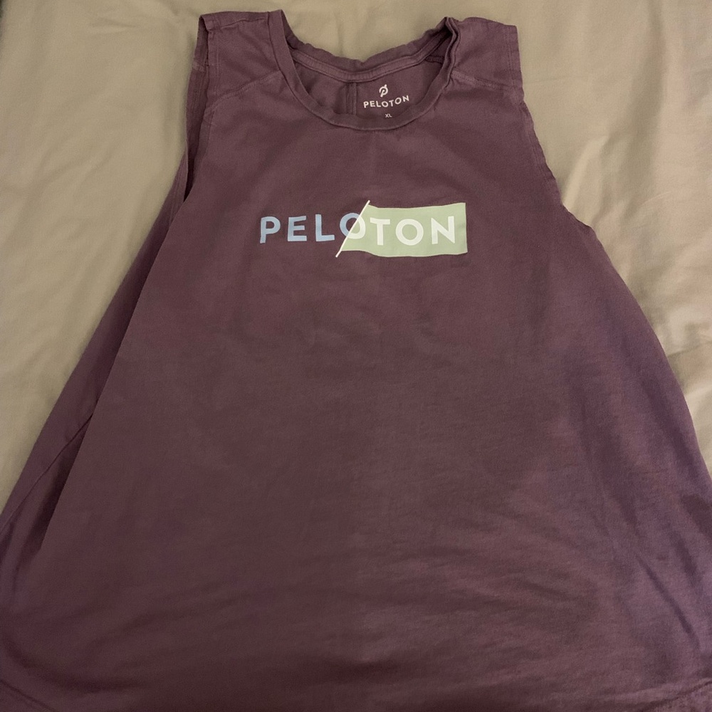 Peloton tank top size XL.